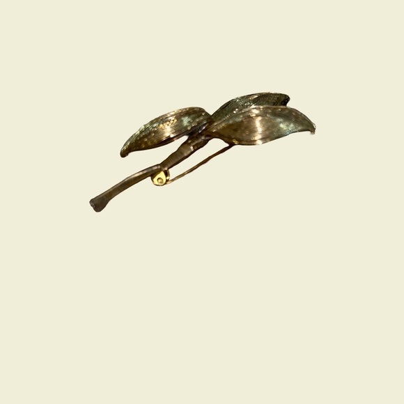 Intricate Wire Wrapped 3 leaf Gold tone Vintage Brooch - Picture 3 of 3